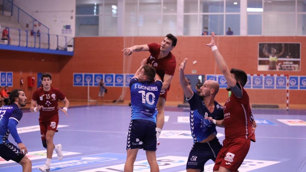 Partido entre el Recoletas y el BM Benidorm