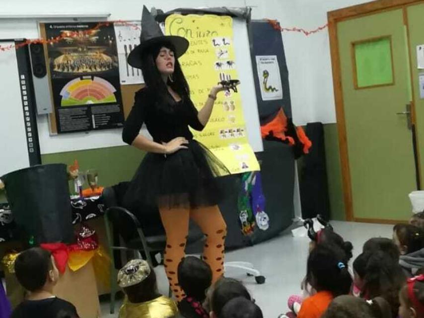 Ana en Halloween.