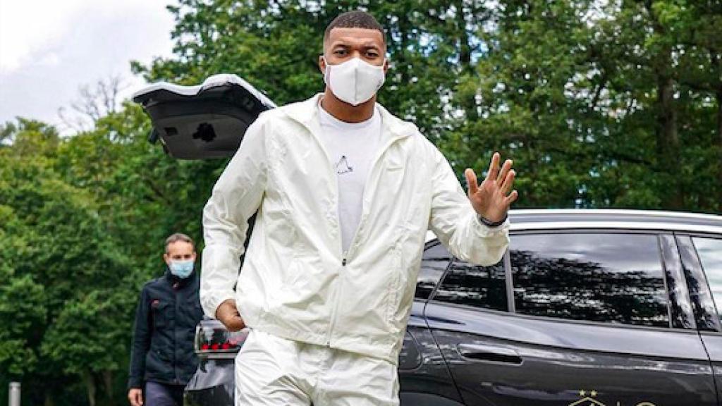 Mbappé a su llegada a la concentración de Francia