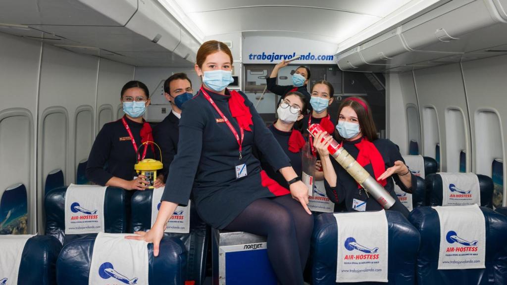 La titulación de tripulante de cabina es una de las más rentables y estas son las razones