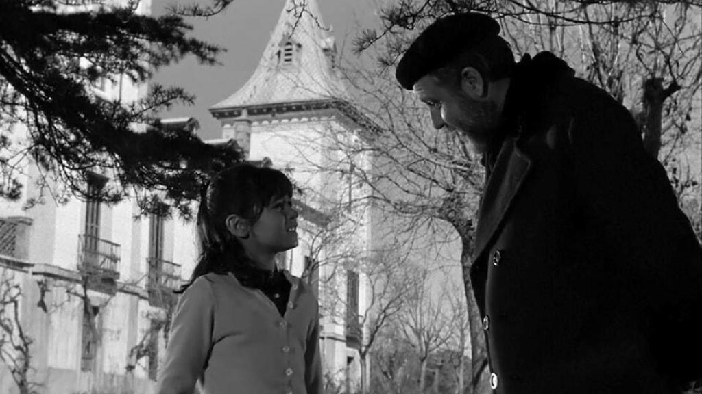 Teresa Rabal a los 9 años en un fotograma de Viridiana, haciendo el papel de Rita.