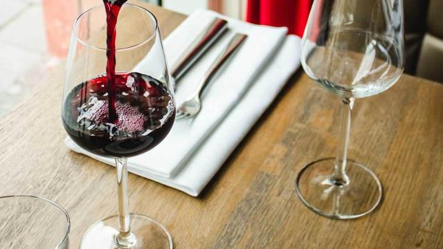 Tras las mentiras del tinto.