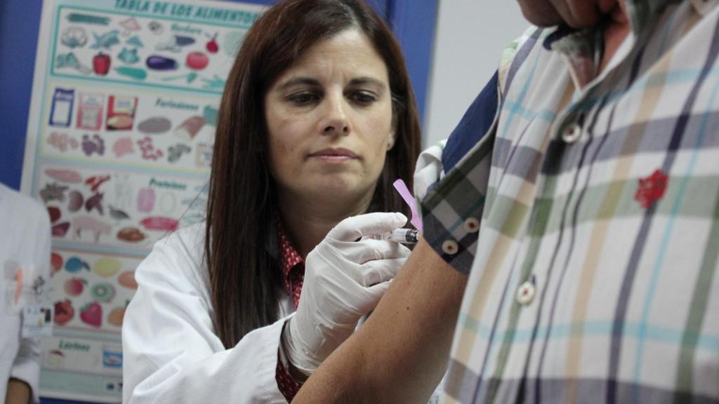 Vacuna de la gripe. Imagen de archivo