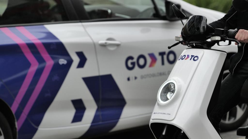 Dos vehículos de GoTo.