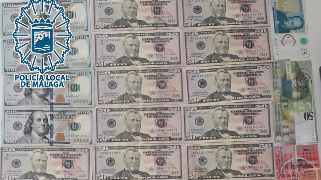 Los dólares americanos encontrados.