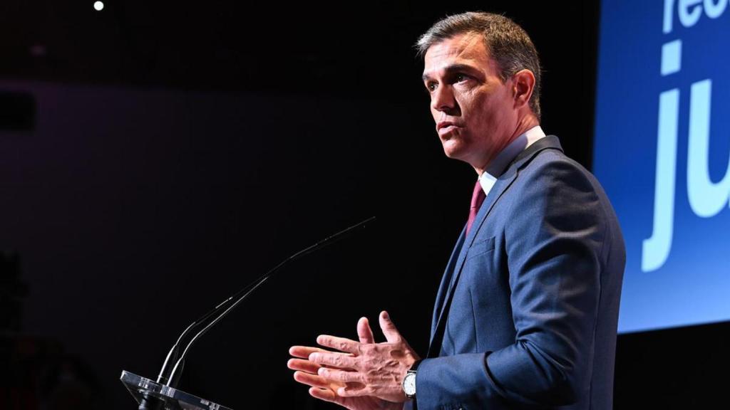 Pool Moncloa / Borja Puig de la Bellacasa