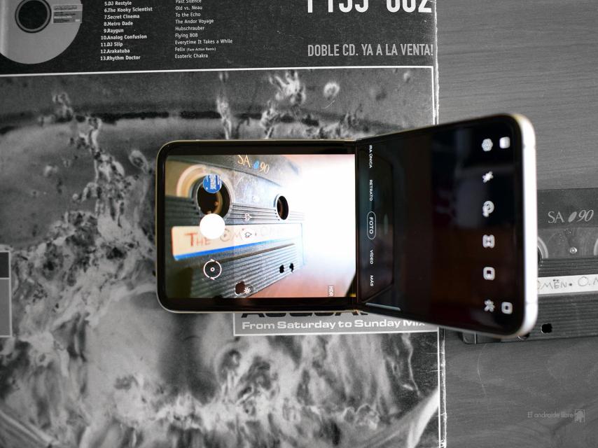 El visor en la parte inferior del Z Flip 3