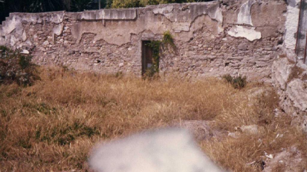 Un muro de la capilla del cortijo de los Cruzado encontrado en el entorno del San Estanislao