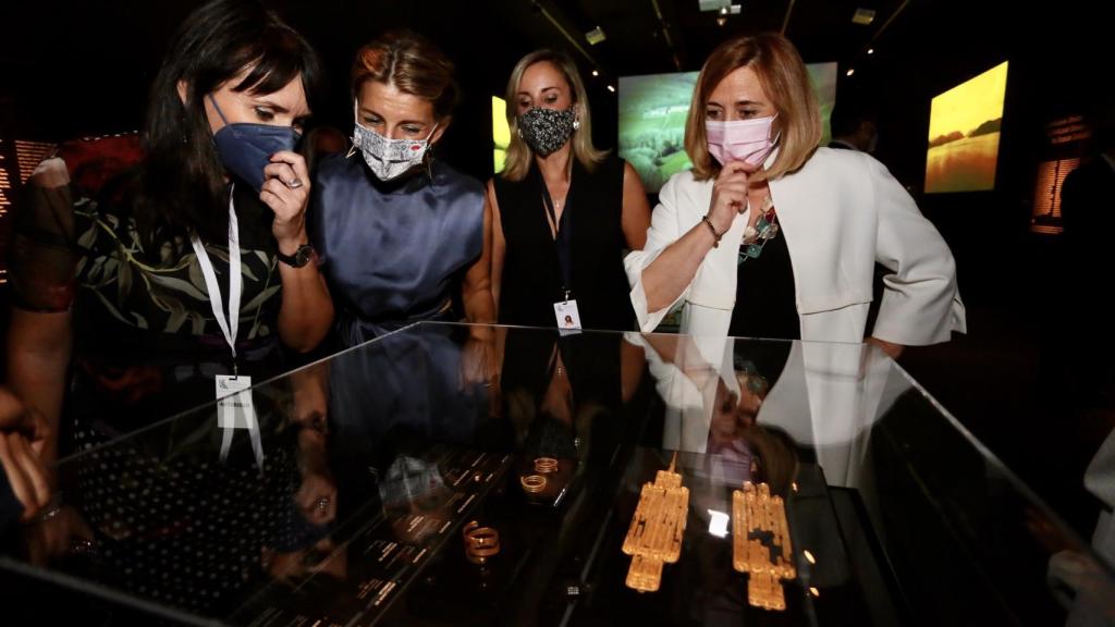 La diputada de Cultura, Julia Parra, agradece el interés mostrado por conocer el museo y su exitosa exposición Etruscos.