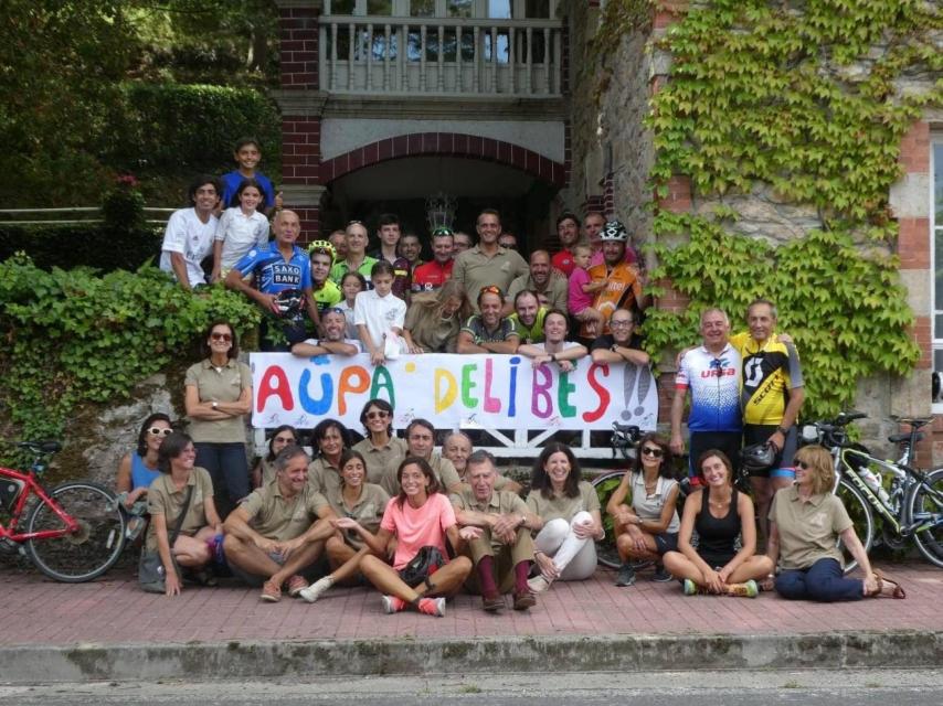 Llegada a Molledo de familiares y amigos tras la carrera 'MAX'