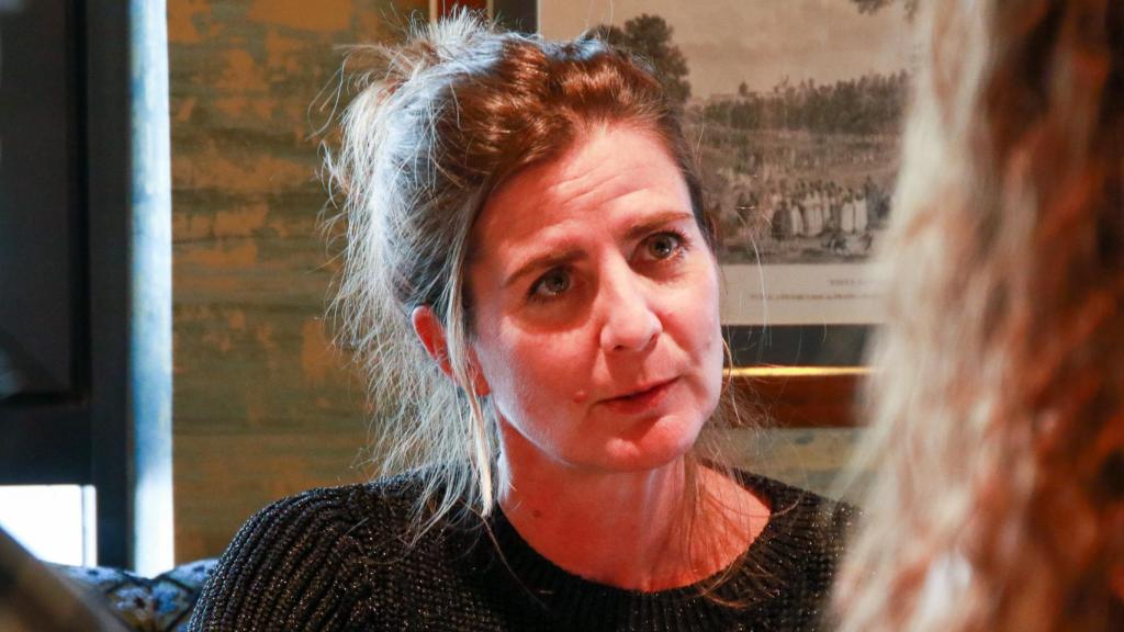 Camille Kouchner durante la entrevista en The First One Hotel Boutique de Madrid.