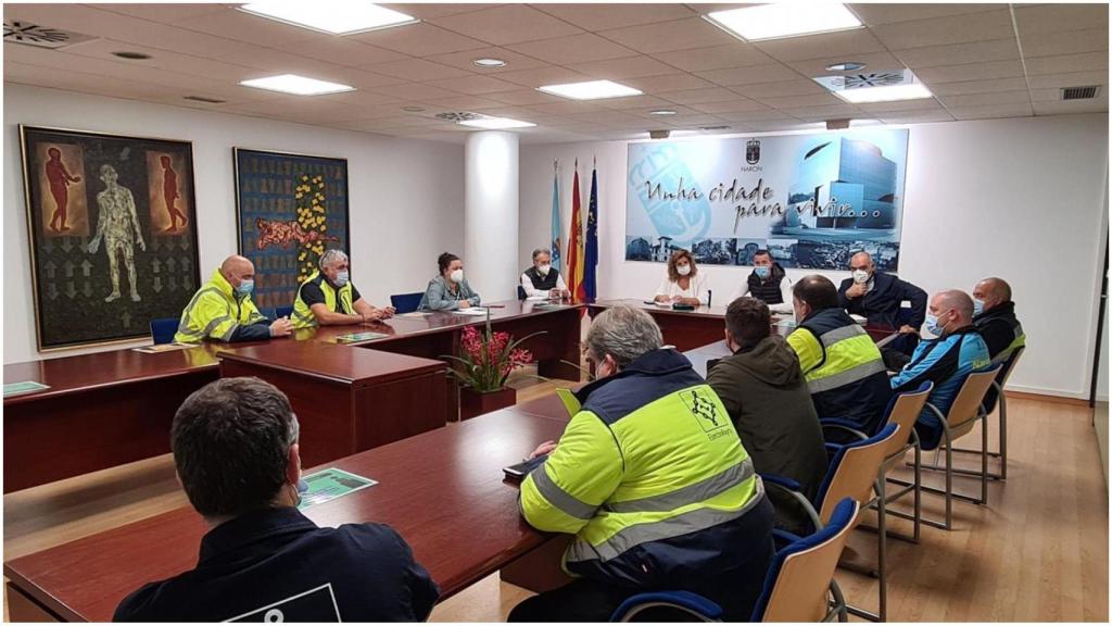 Encuentro en el consistorio.