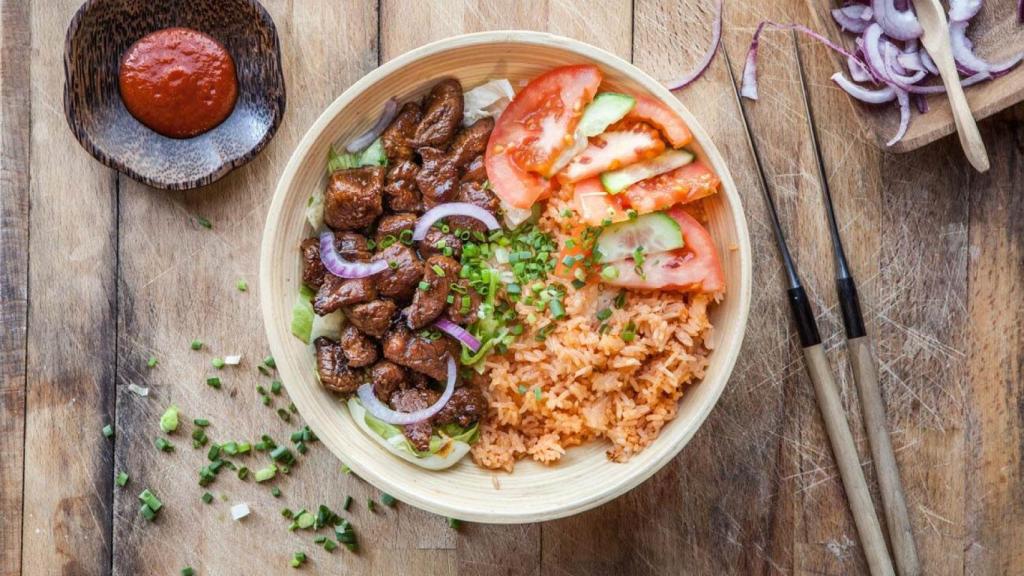 Lo único malo de la cocina tailandesa es que si tienes laringe no puedes pronunciar bien los nombres de sus platos.