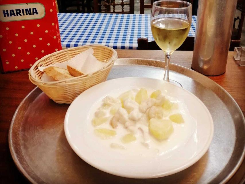 Un buen gazpachuelo para asentarnos el estómago después de tanta comida internacional es lo mejor que hay