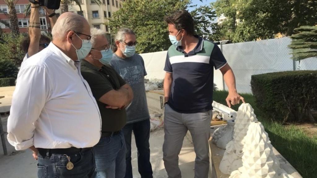 Las obras de la fuente de la Plaza de los Luceros avanzan a muy buen ritmo según el Ayuntamiento.