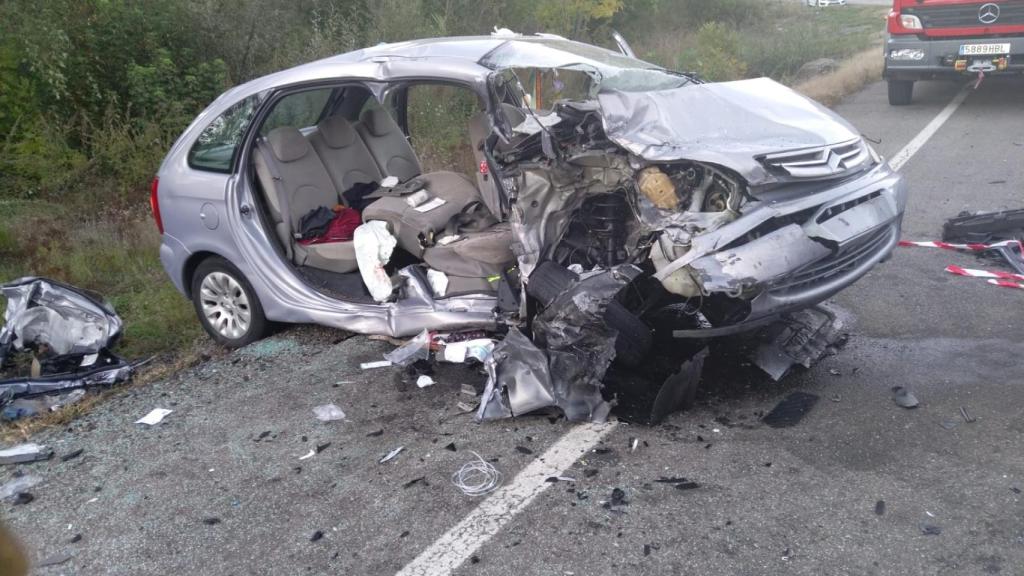 Turismo en el que quedó atrapada una mujer en estado grave - Ayto Ponferrada