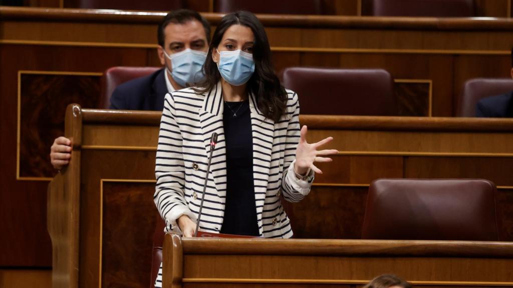 Inés Arrimadas, durante una intervención desde su escaño.