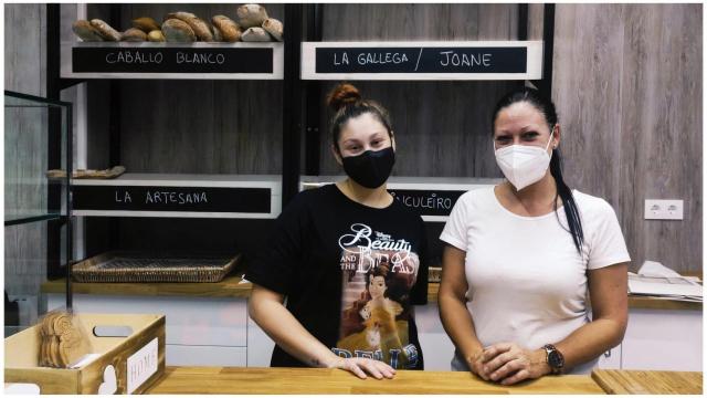 Estanterías vacías en un primer día intenso.