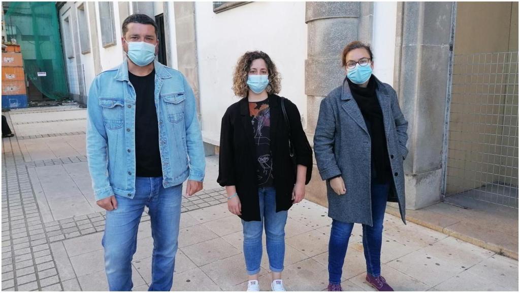 Integrantes del BNG delabte del ambulatorio Fontenla Maristany de Ferrol.