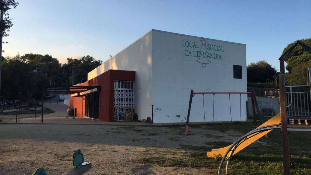 Local social de la urbanización donde es residente el concejal detenido.