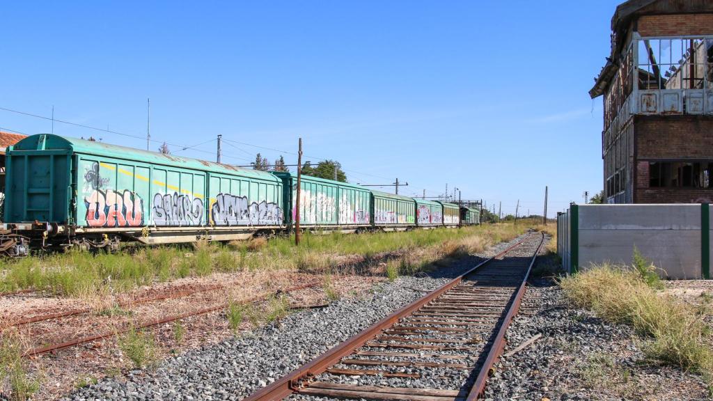La otra orilla de la estación de Algodor.