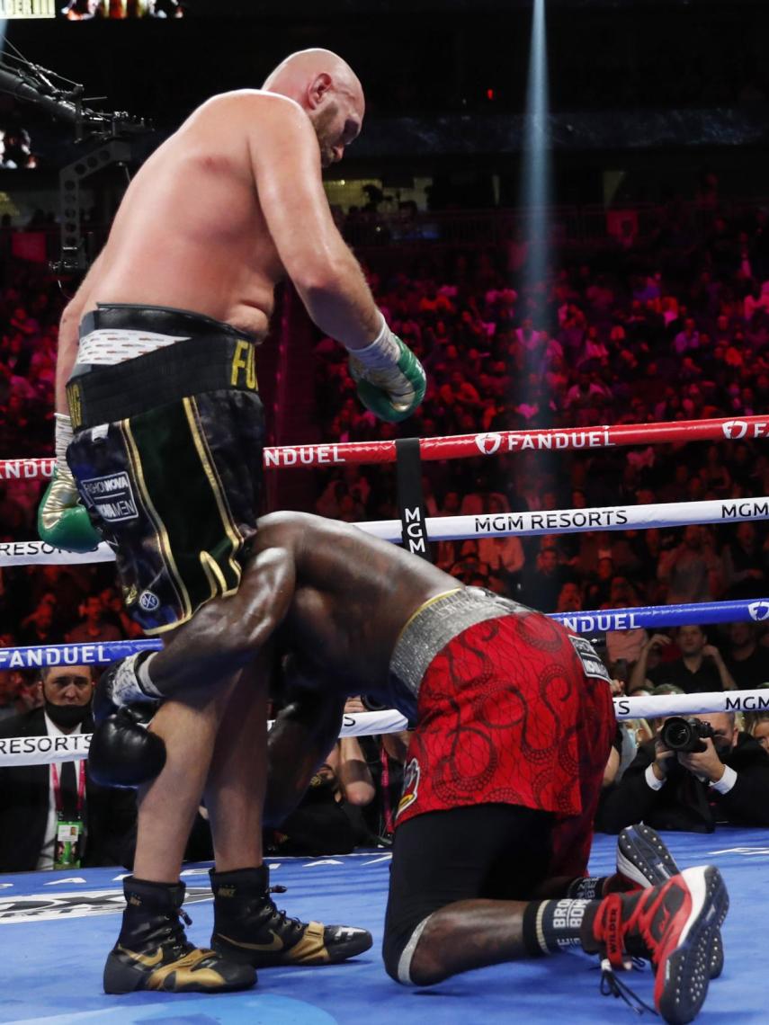 Tyson Fury dejó KO a Deontay Wilder