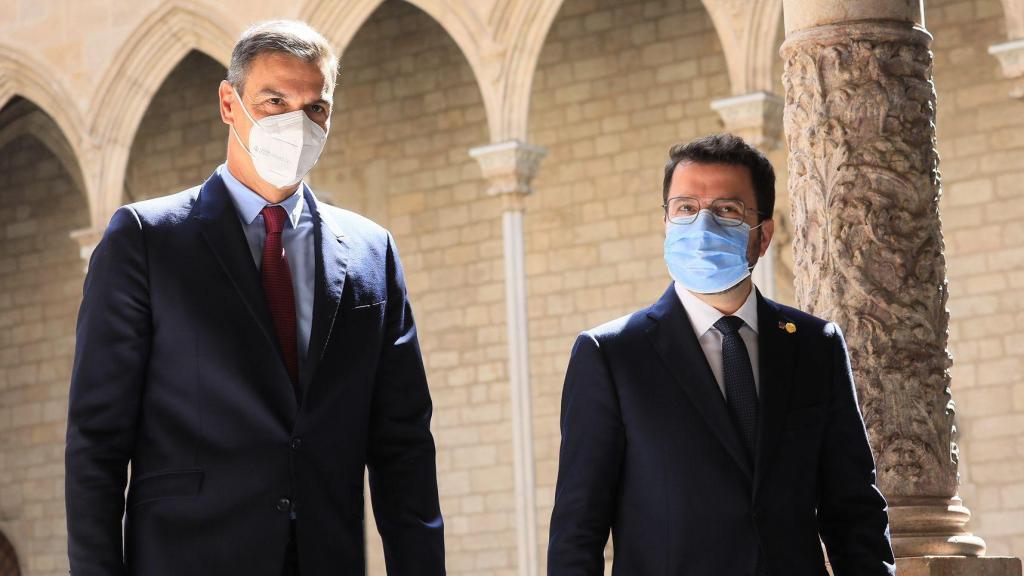 Pedro Sánchez y Pere Aragonès, en el Palau de la Generalitat.