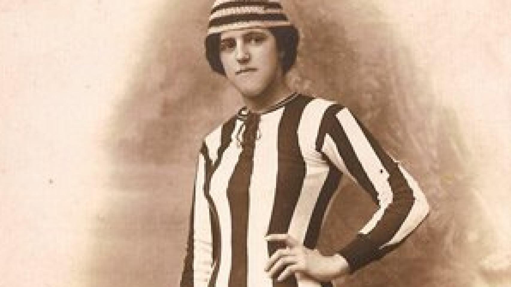 Nita Carmona vestida de futbolista en un Carnaval de Málaga.