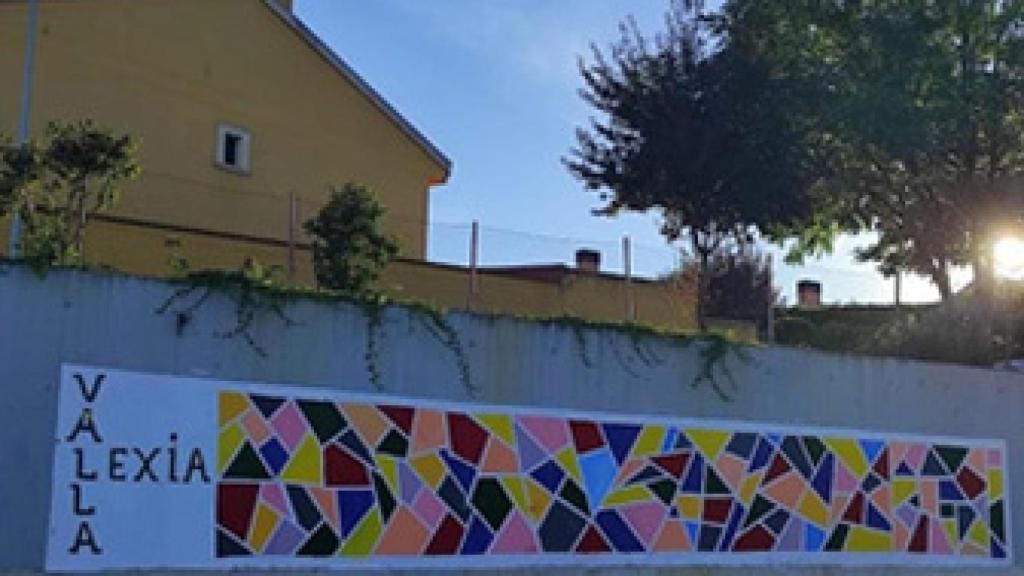Los participantes en el programa Vallalexia plasman la diversidad en un mural