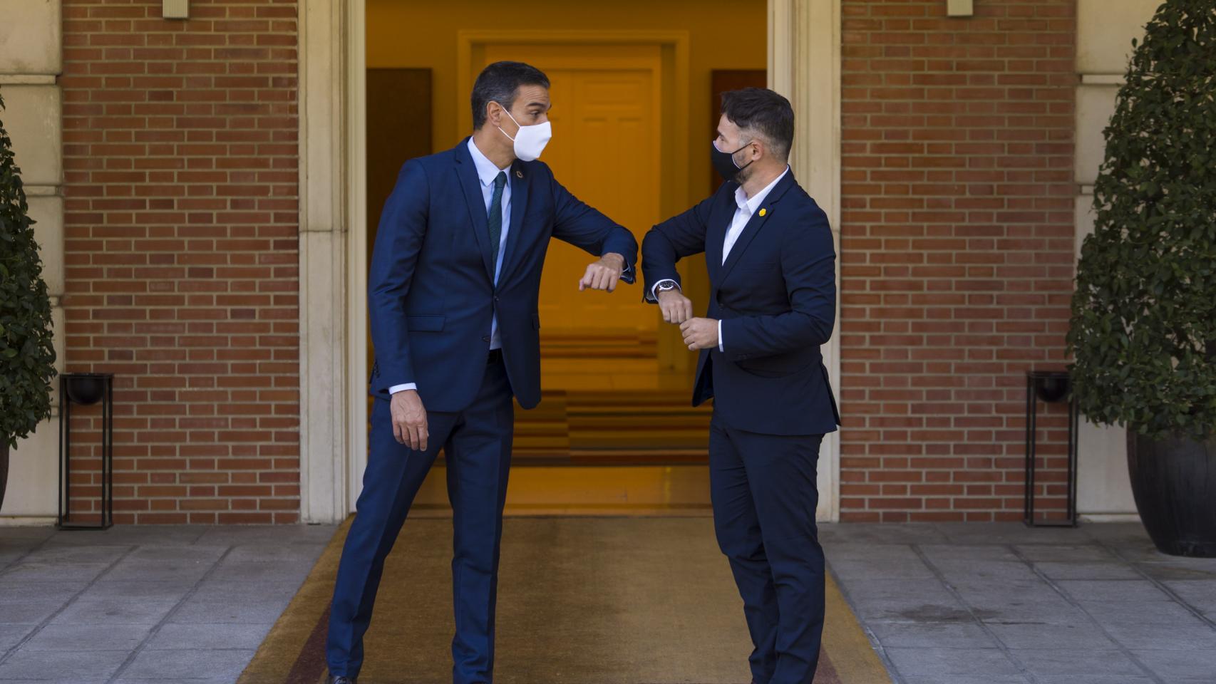 Pedro Sánchez, presidente del Gobierno, y Gabriel Rufián, portavoz de ERC en el Congreso.