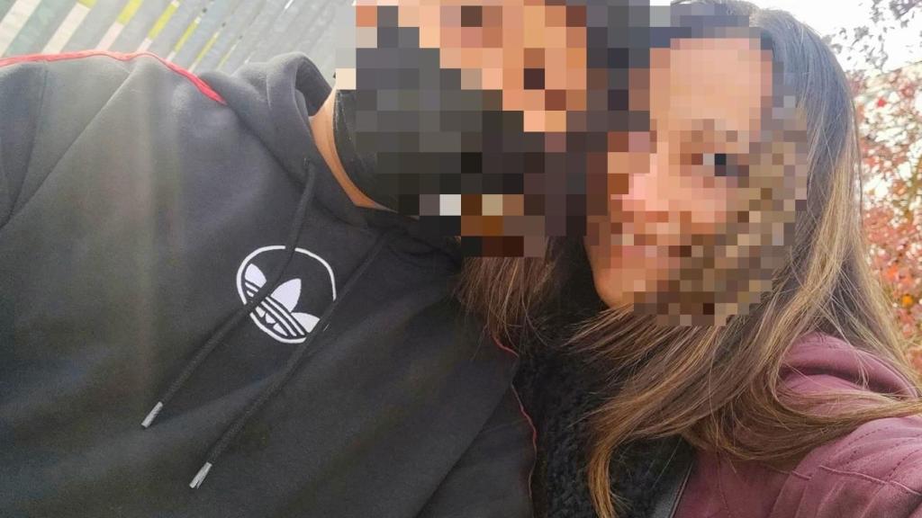 Erika Tavares junto al menor de sus hijos.