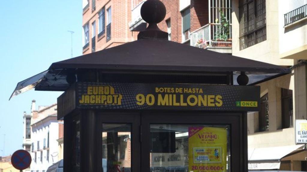 Imagen de archivo de un quiosco de la ONCE.