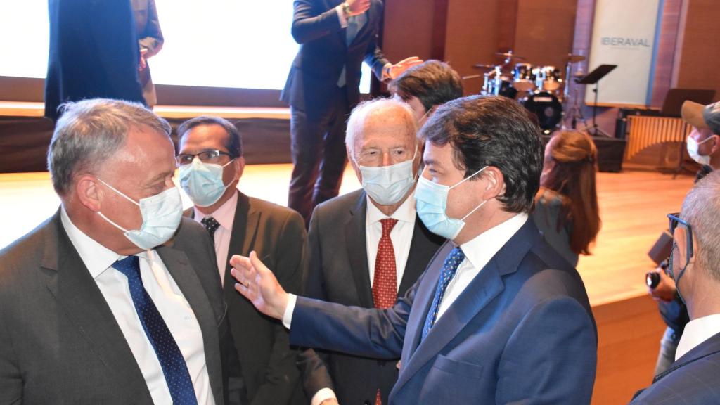 El presidente de la Junta de Castilla y León, Alfonso Fernández Mañueco, tras la clausura del acto de Iberaval.