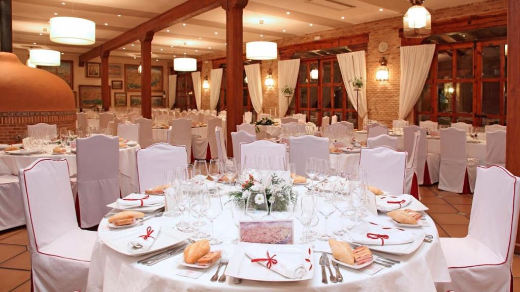 El interior del restaurante Venta de Aires.