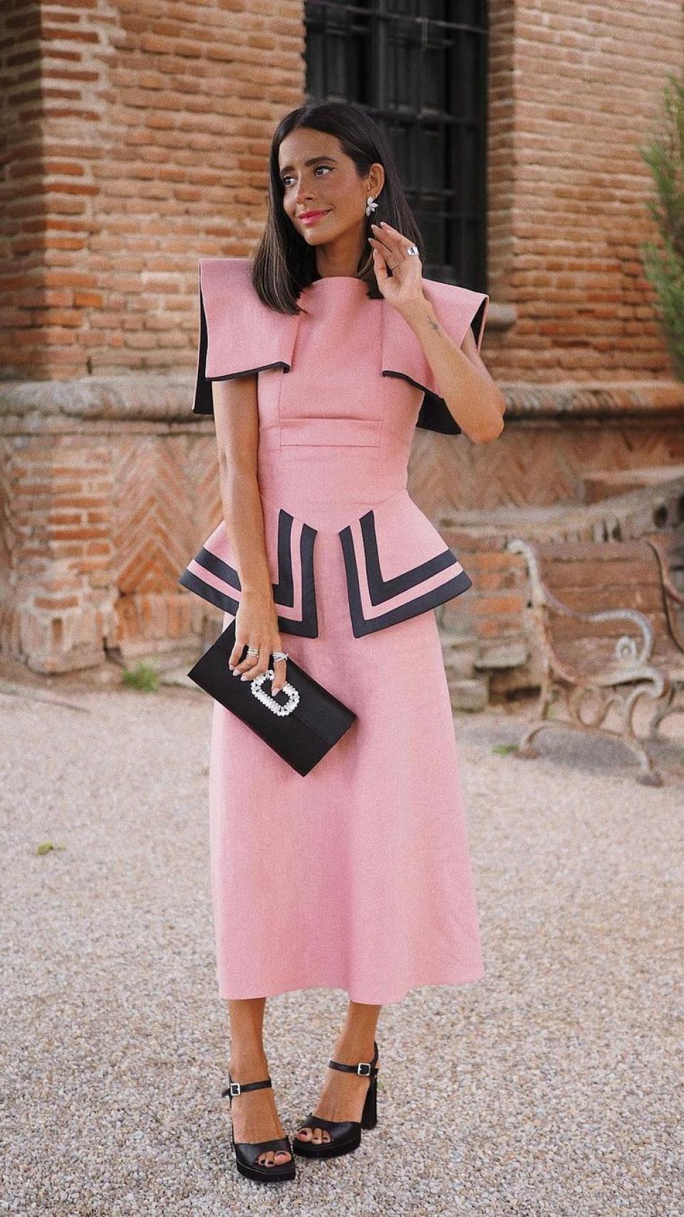 La 'influencer' María Fernández-Rubiés con vestido de The IQ Collection (Inés Domecq).