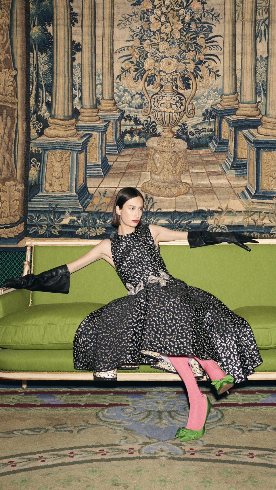 Modelo con vestido de Pertegaz FW22.