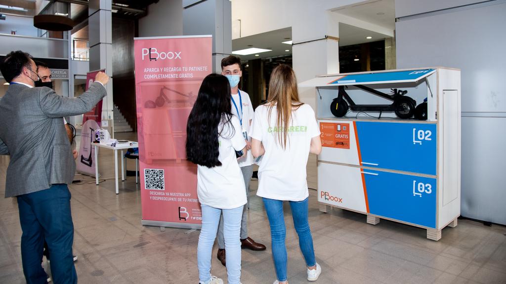 Expositor de Pboox durante la celebración del evento de movilidad valenciano.