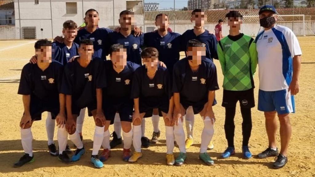 Juan José Cortés, entrenador de un equipo de fútbol.