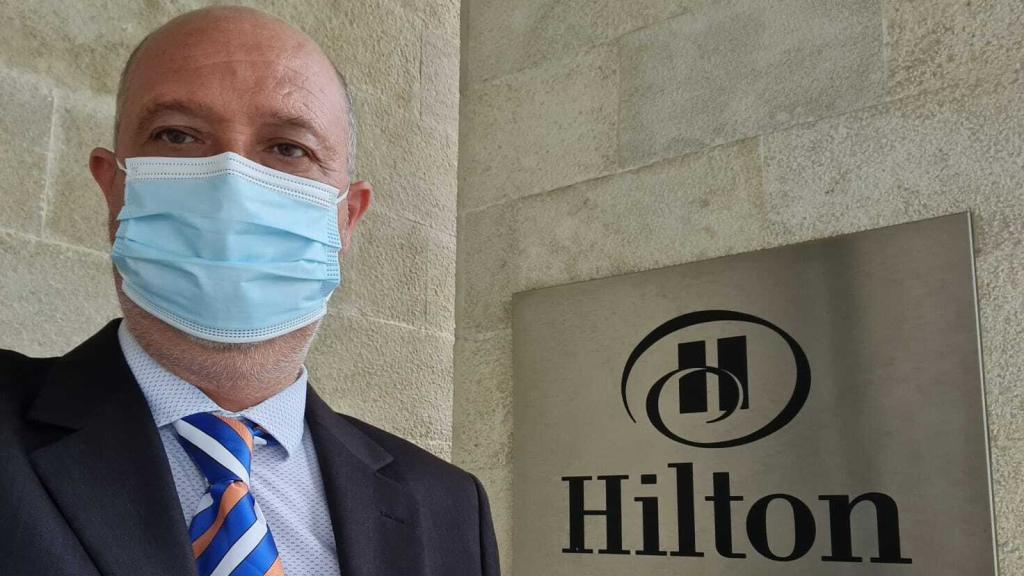 César Blasco es el actual director del hotel Hilton de Malabo, en Guinea Ecuatorial.