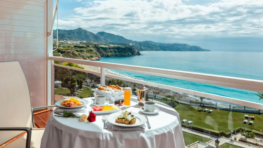Vistas desde el Parador de Nerja.