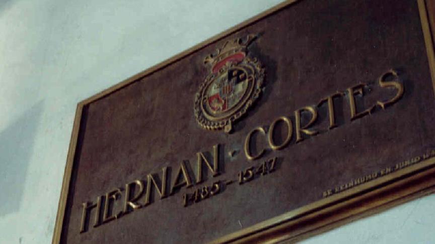 Placa de la tumba de Cortés en la iglesia de Jesús Nazareno.