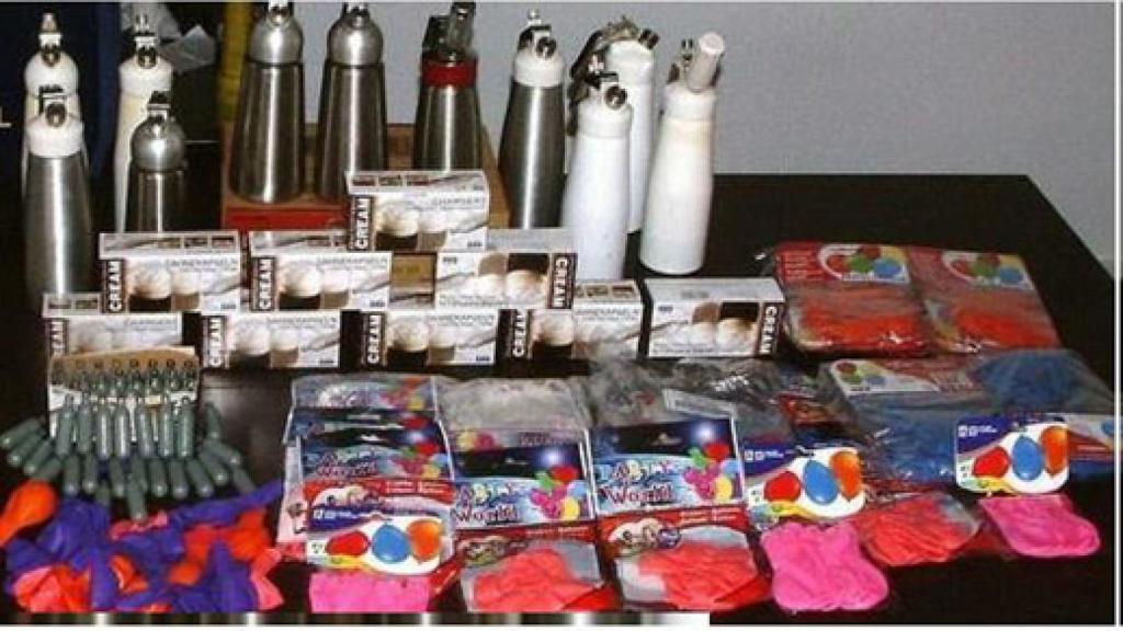 Cápsulas y sifones incautados.