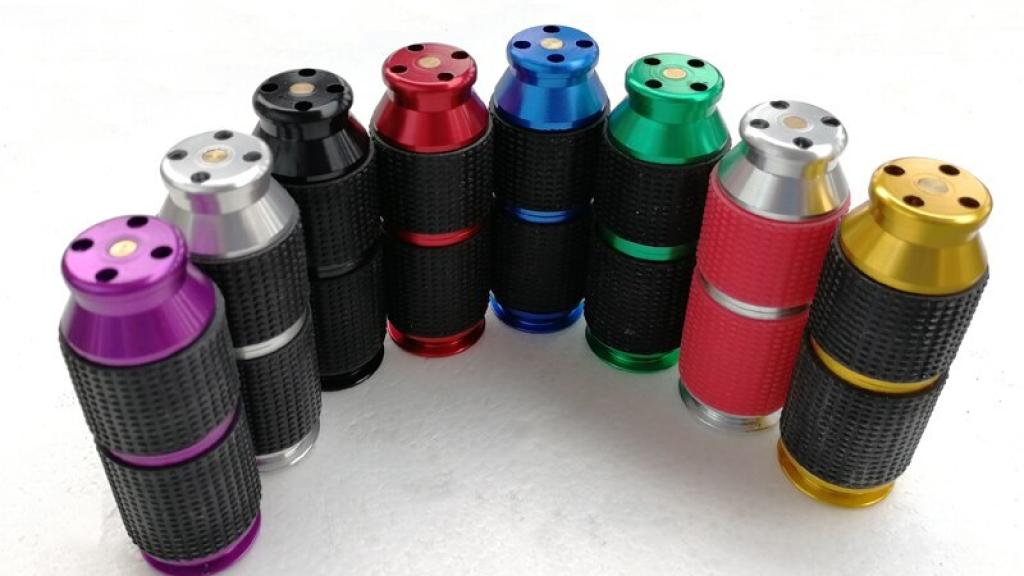 Crackers de diferentes colores como se venden por internet.