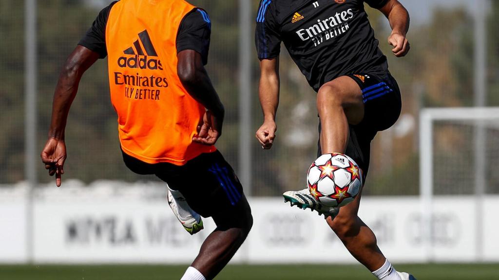 Eduardo Camavinga y Marco Asensio, durante un entrenamiento del Real Madrid