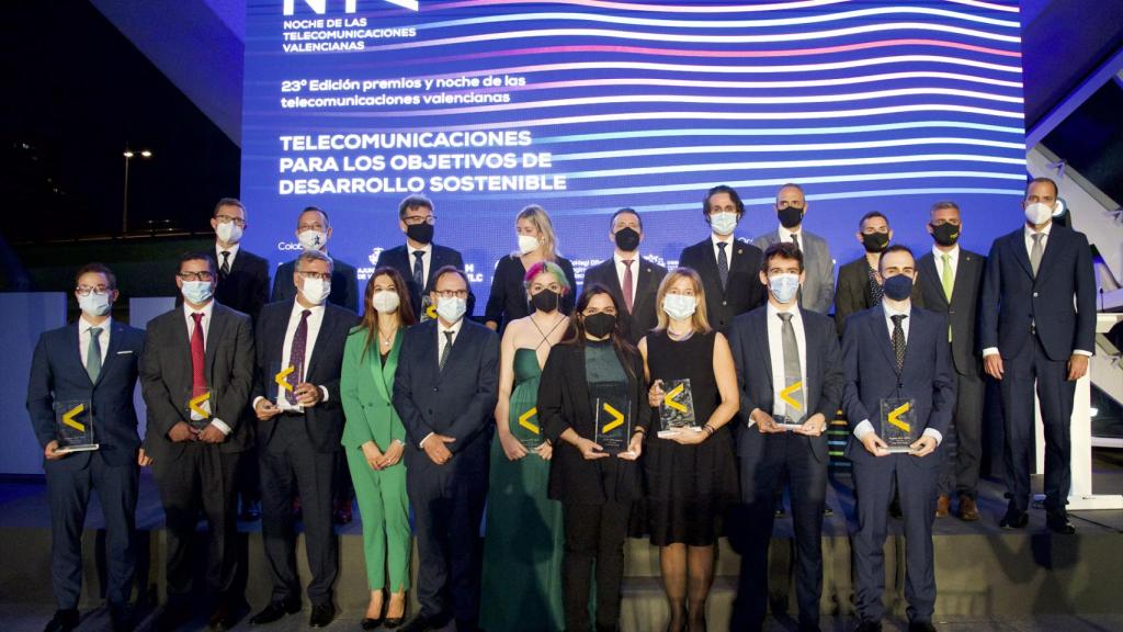 Los premiados durante el certamen.