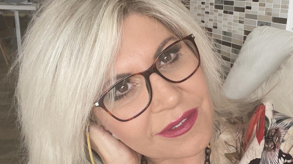 Ana M. Ángel Esteban.