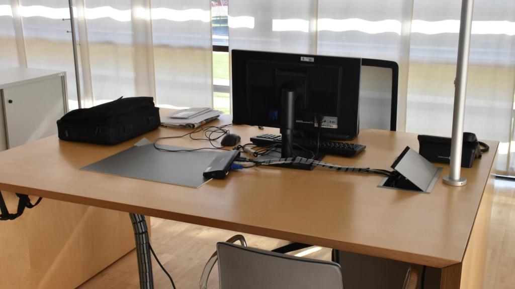 Mesa de trabajo de la procuradora no adscrita