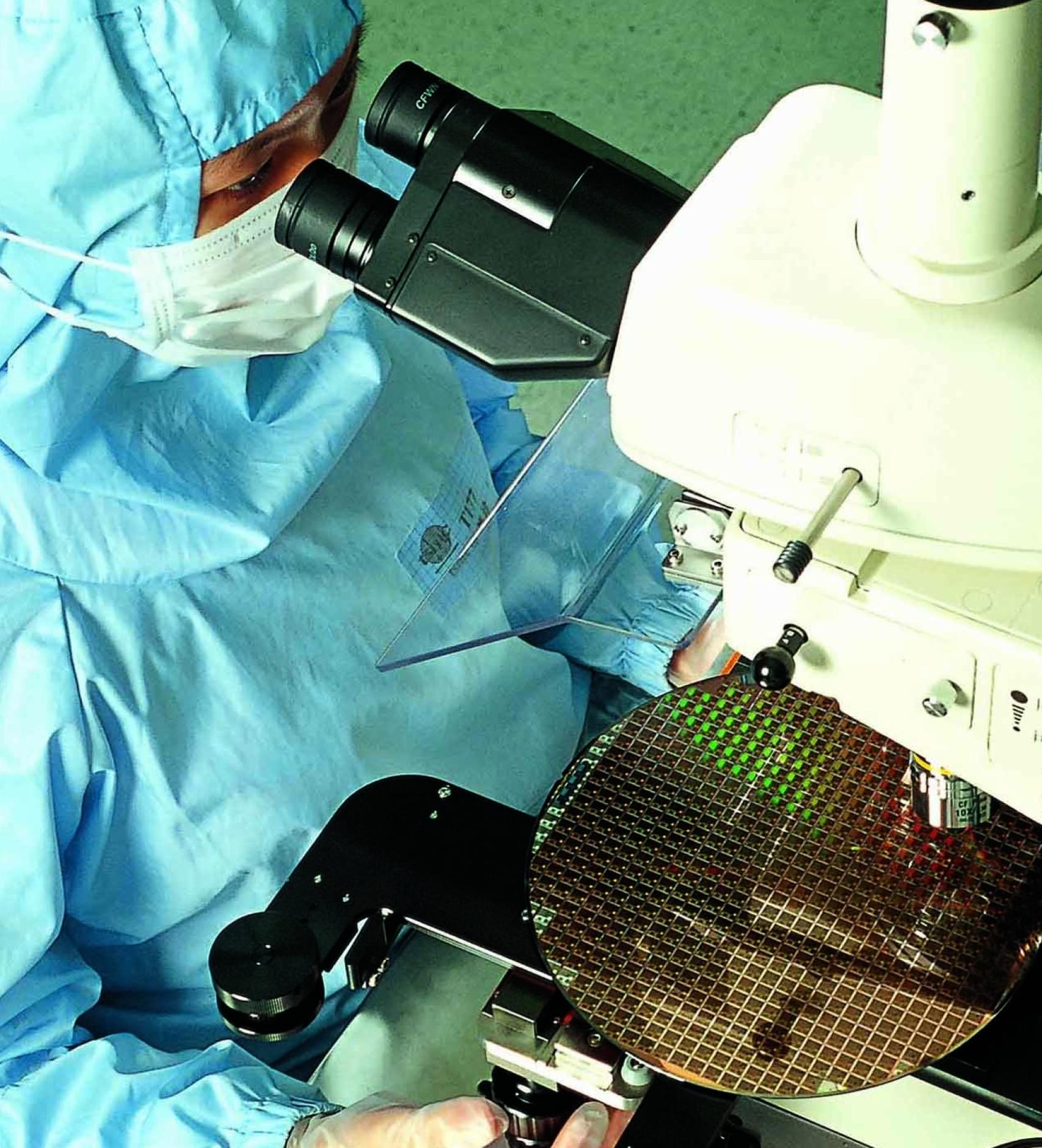 Alta tecnología con chips.