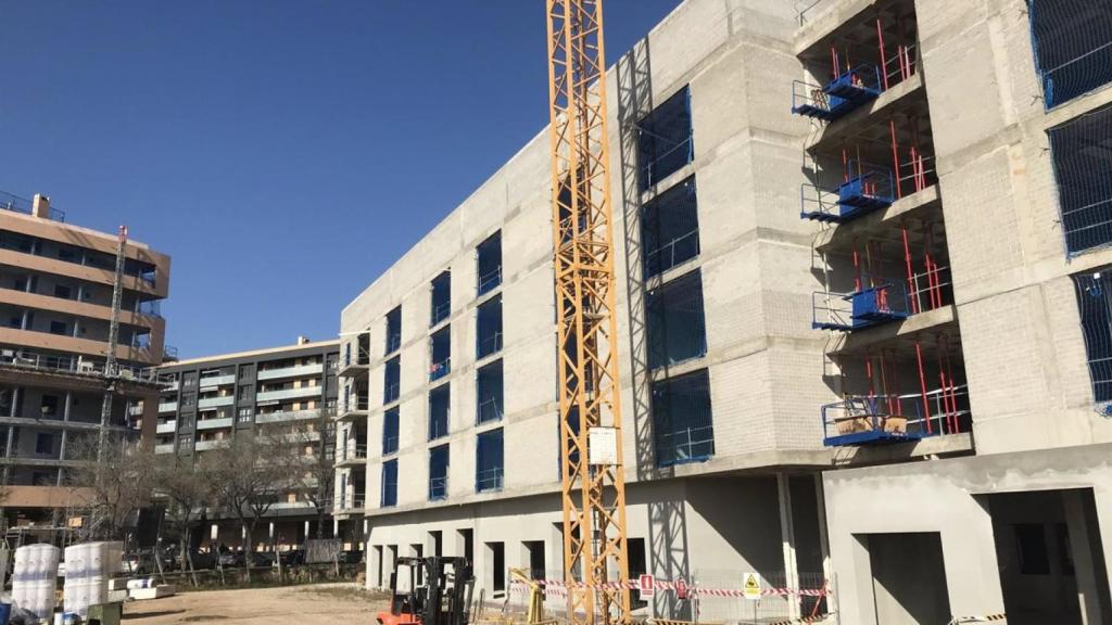 Imagen de archivo de la construcción de una promoción de viviendas.