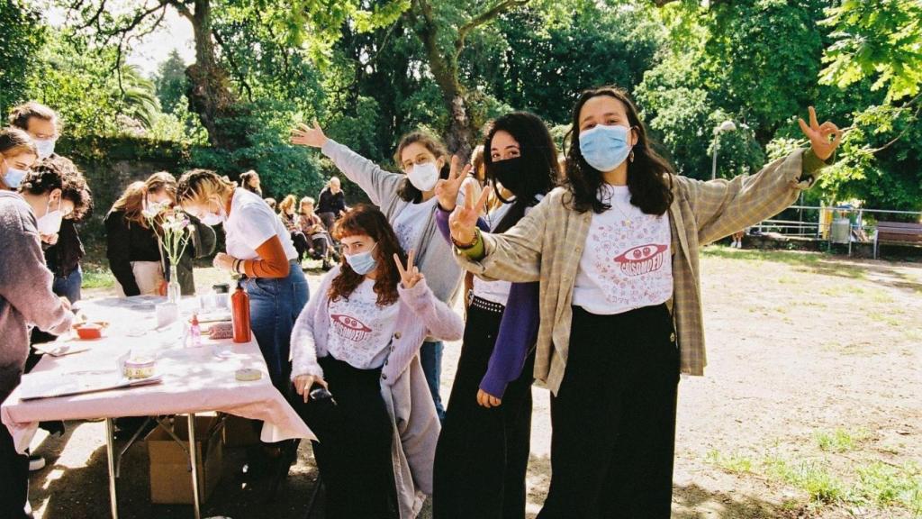 El colectivo Guísomo Eu organiza en Santiago un taller de collage gratuito este sábado